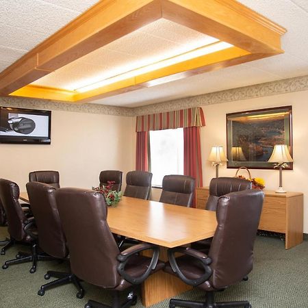 Holiday Lodge Hotel And Conference Center 페이엣빌 외부 사진