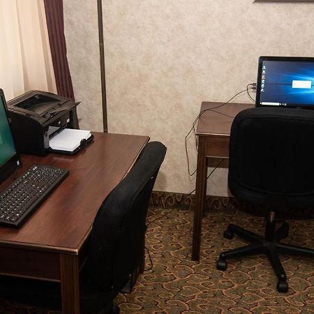 Holiday Lodge Hotel And Conference Center 페이엣빌 외부 사진