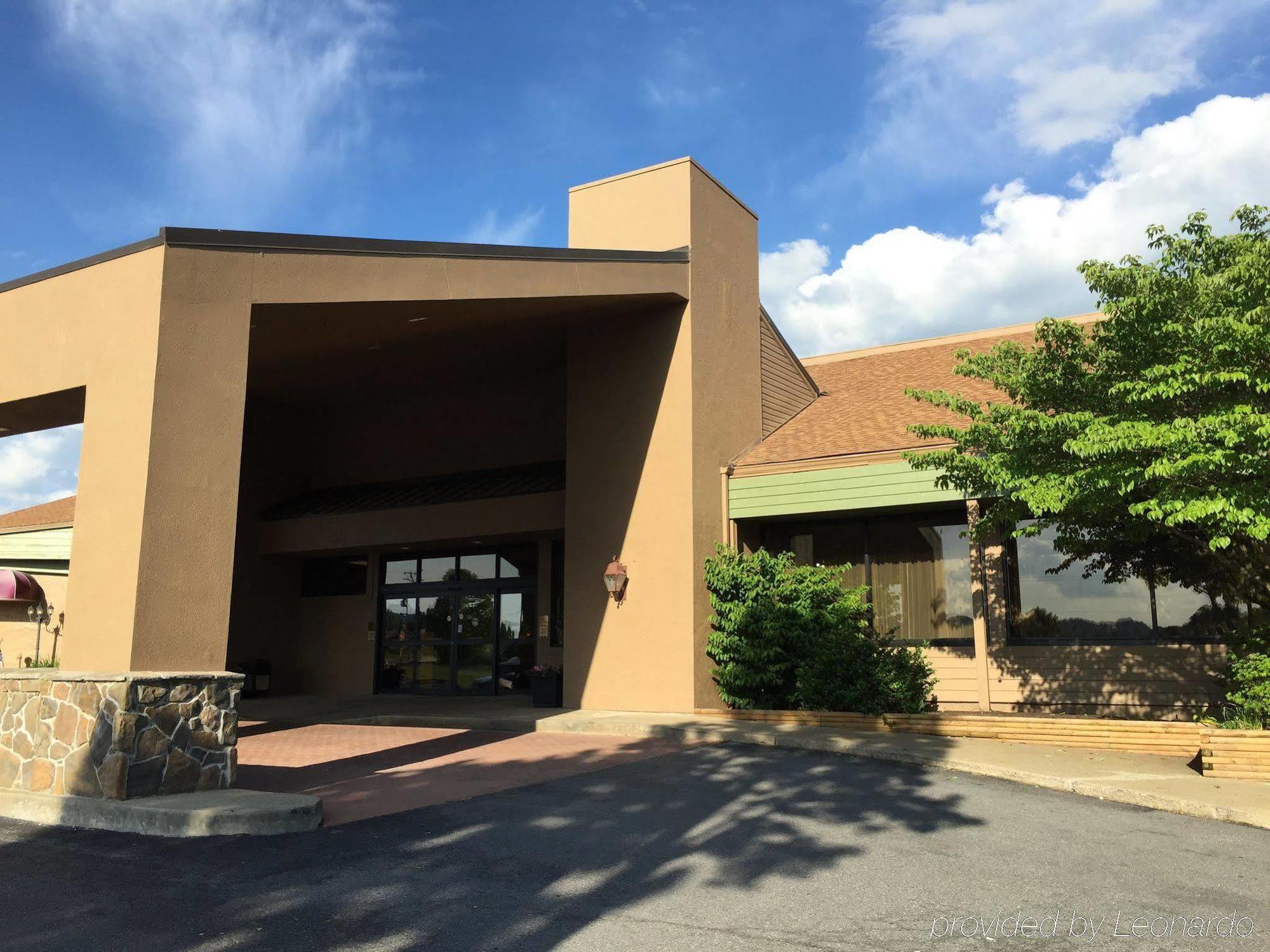 Holiday Lodge Hotel And Conference Center 페이엣빌 외부 사진