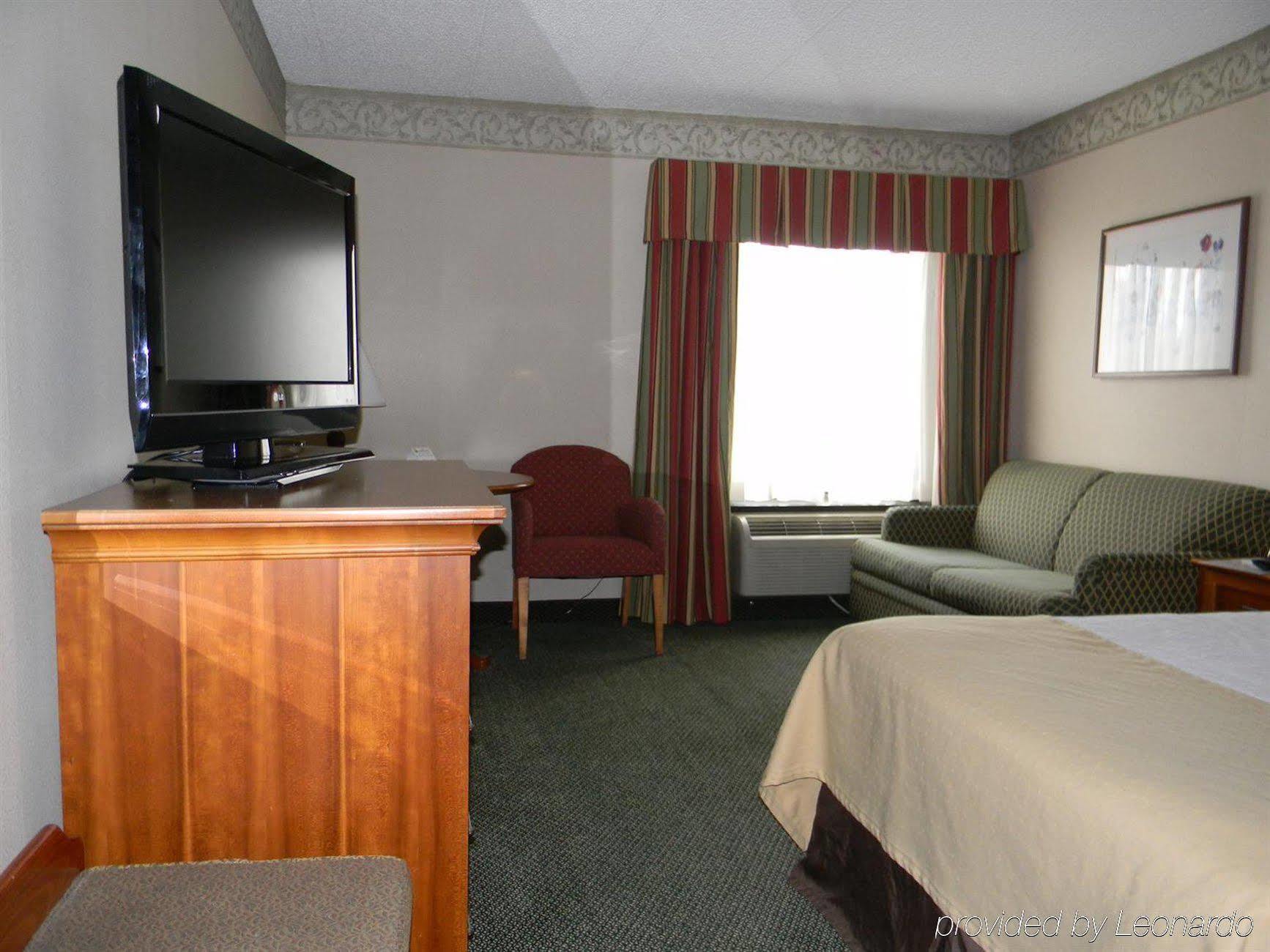 Holiday Lodge Hotel And Conference Center 페이엣빌 외부 사진